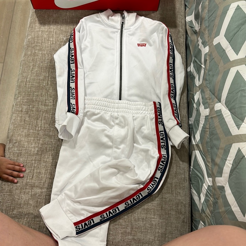 24 months Levi set